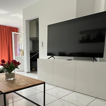Design-terrasse-7 Personen-netflix-garage-seenah Apartman Radolfzell am Bodensee