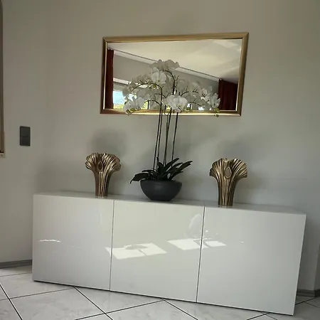 Design-terrasse-7 Personen-netflix-garage-seenah