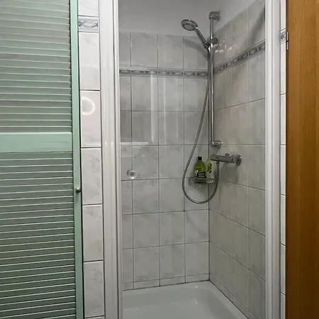 Design-terrasse-7 Personen-netflix-garage-seenah *